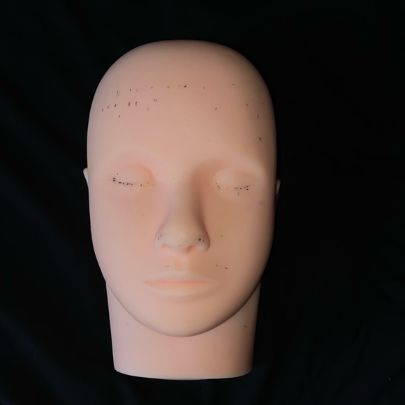 Mannequin head - Picture 1 of 8